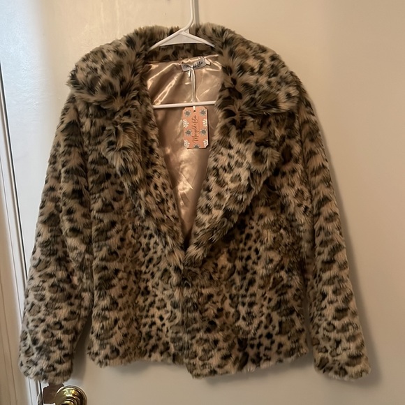 Cheetah coat with gold satin lining, comes with Marigold + Lotus tag - soft - Picture 3 of 3
